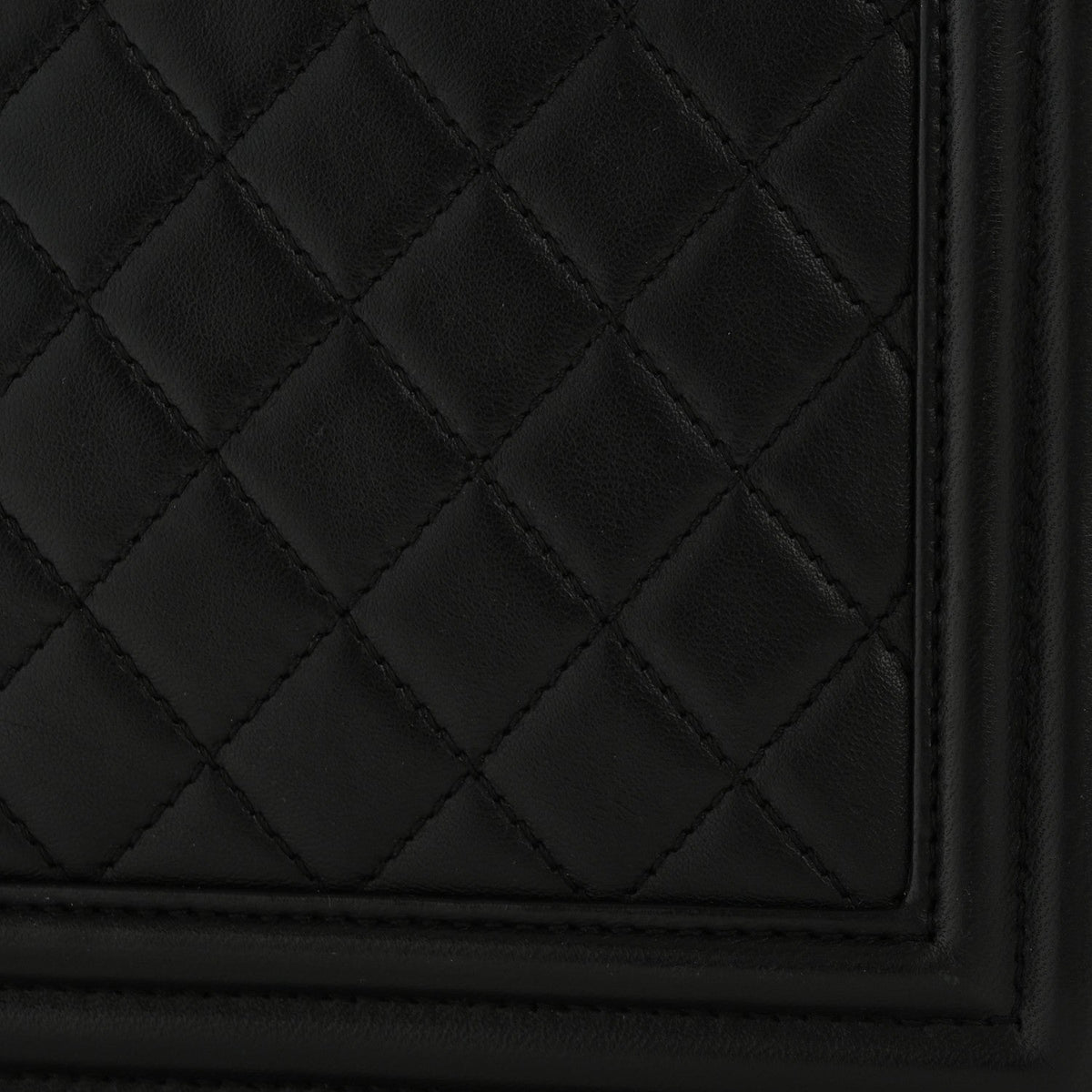 Lambskin Quilted New Medium Boy Flap Black
