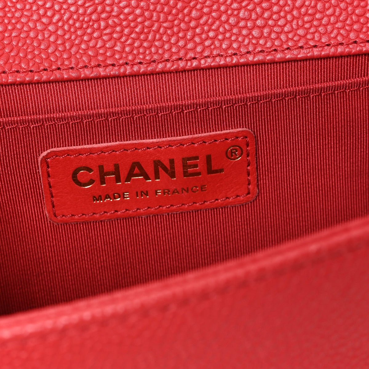 Caviar Quilted Medium Boy Flap Red