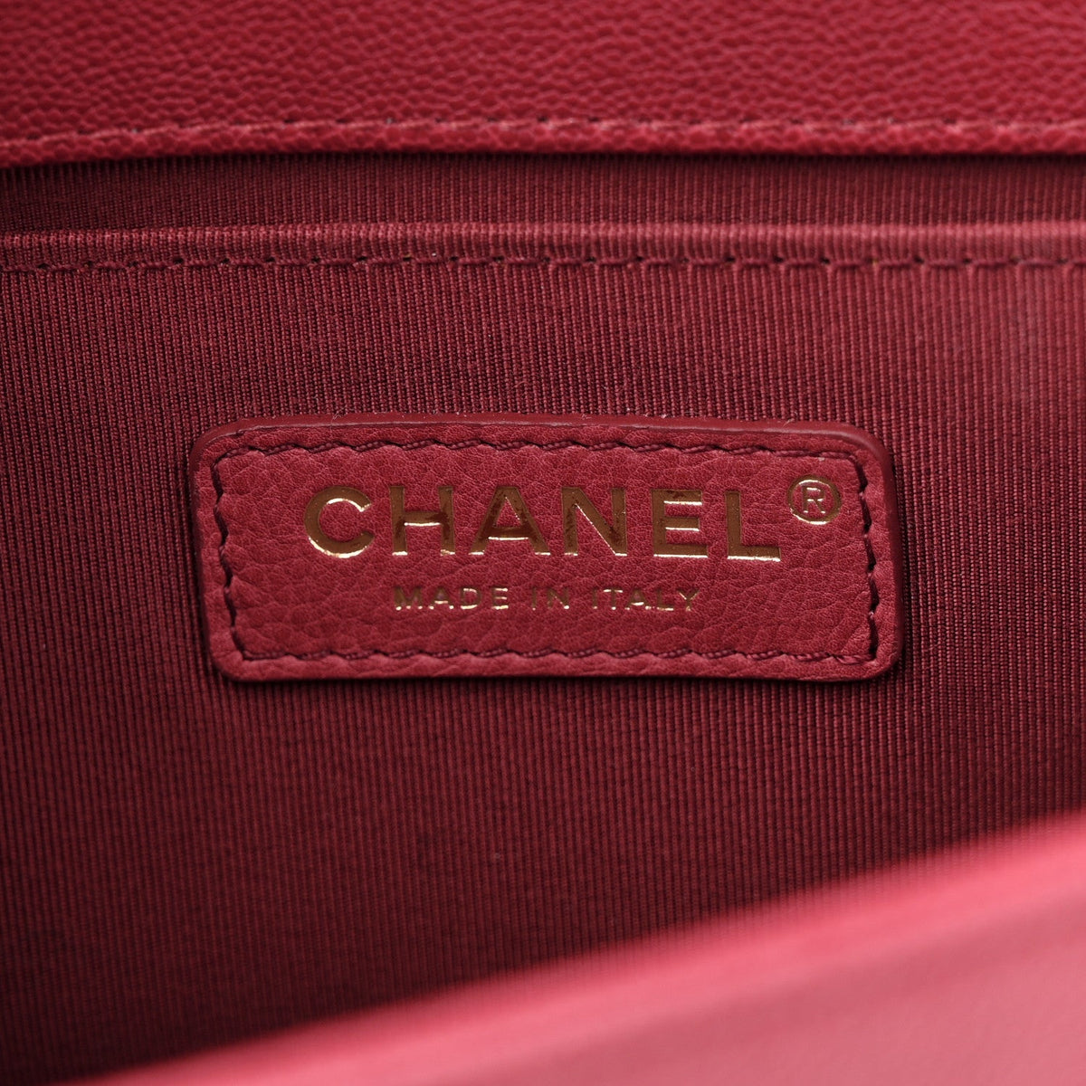 Caviar Quilted Medium Boy Flap Red