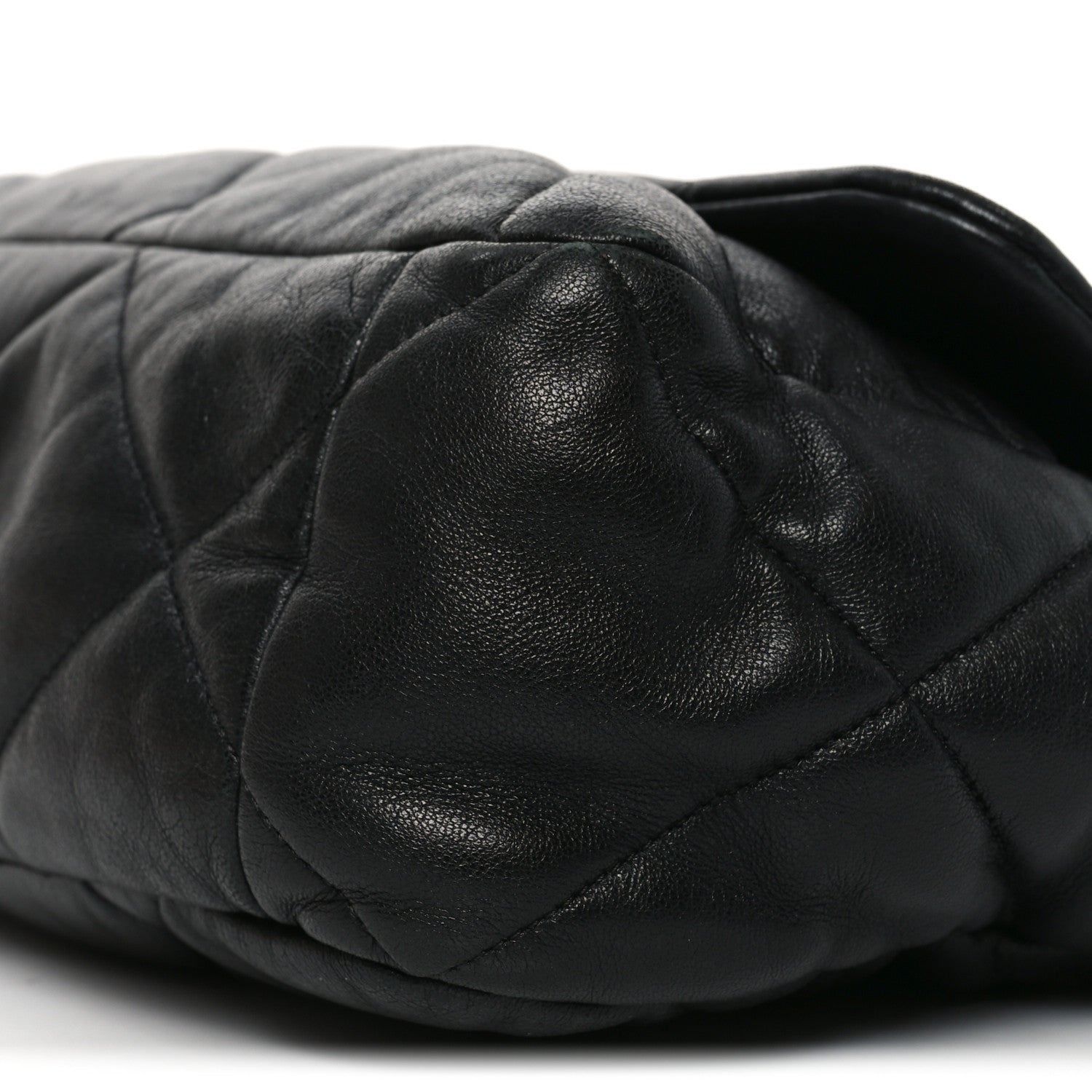 Lambskin Quilted Maxi Chanel 19 Flap Black