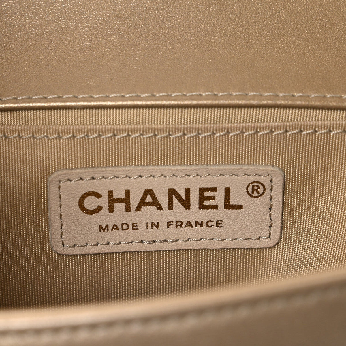 Metallic Lambskin Medium Scaled Boy Flap Gold