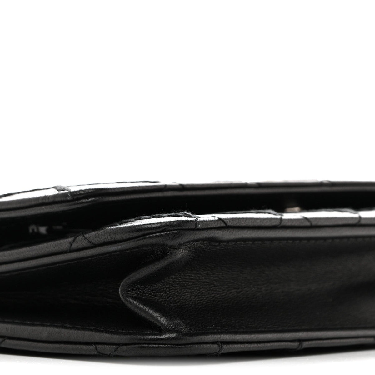 Calfskin Whipstitch Wallet On Chain WOC Black