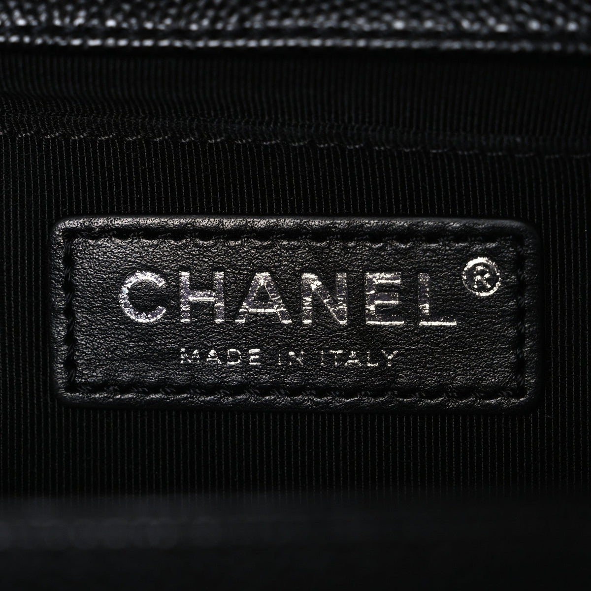 Caviar Quilted Medium Boy Flap Black
