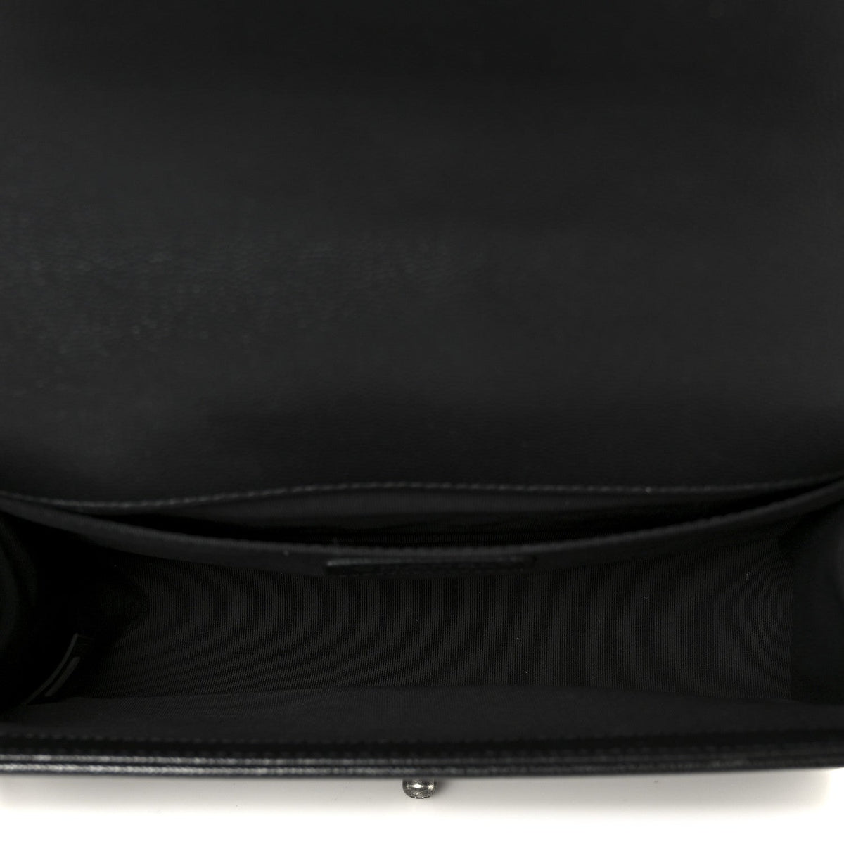 Caviar Quilted Medium Boy Flap Black