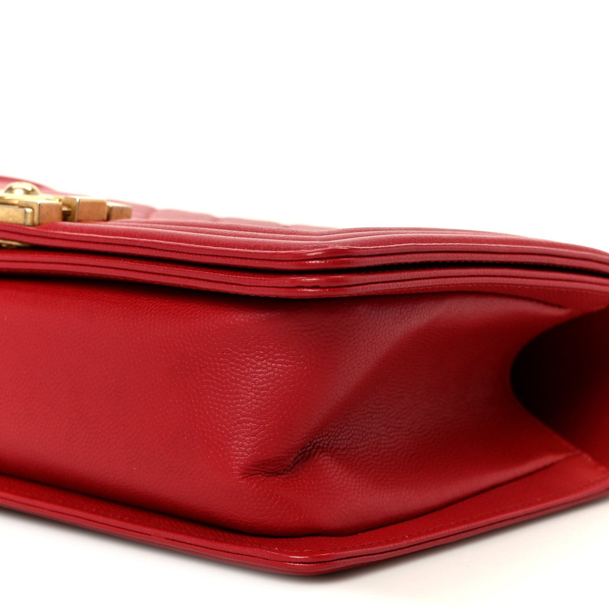 Caviar Quilted Medium Boy Flap Red