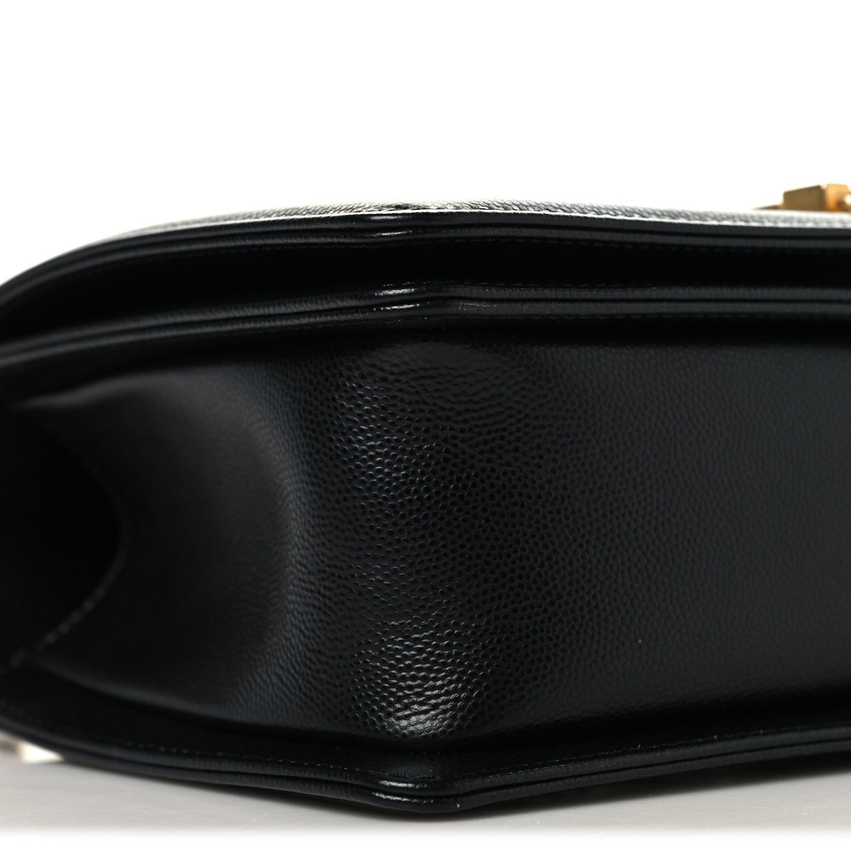 Caviar Quilted Medium Boy Flap Black