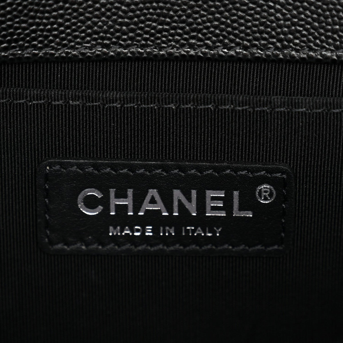 Caviar Quilted Medium Boy Flap Black