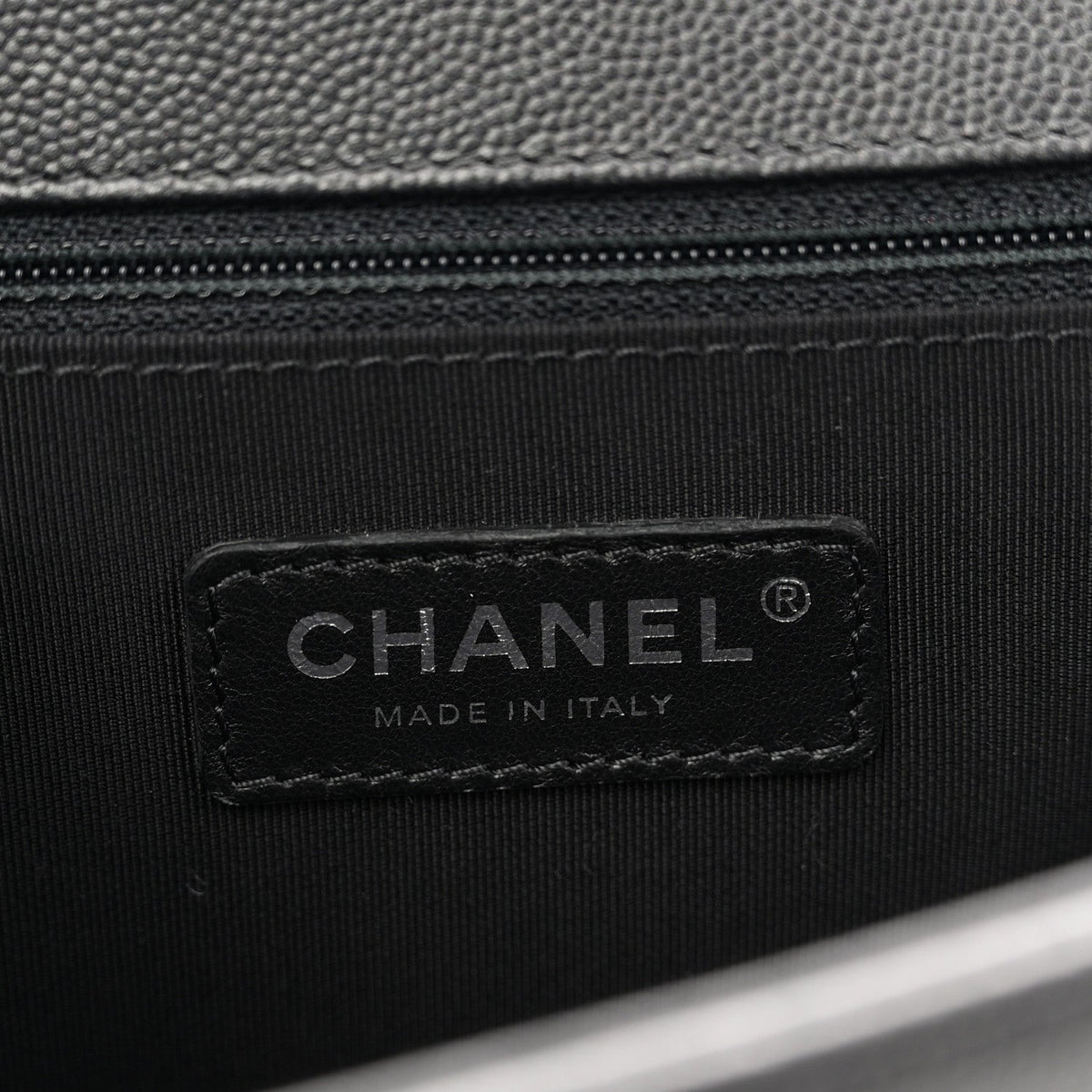 Caviar Quilted New Medium Boy Flap So Black