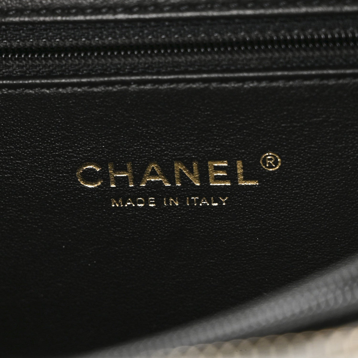 Caviar Quilted Medium CC Filigree Vanity Case Black