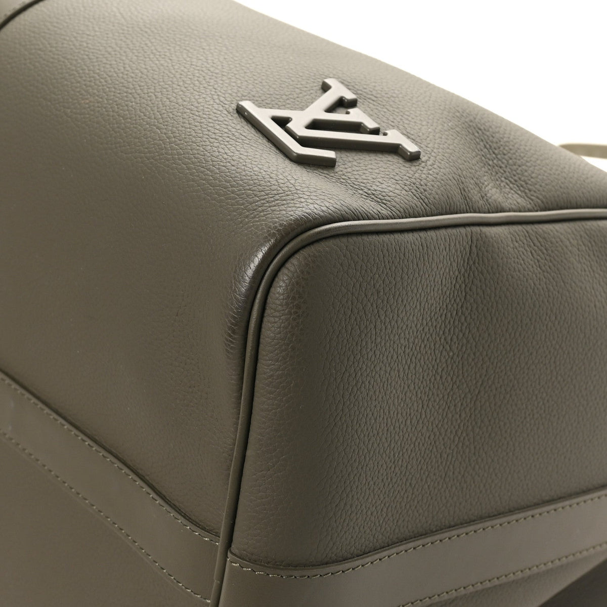 Grained Calfskin Aerogram Keepall Bandouliere 50 Khaki