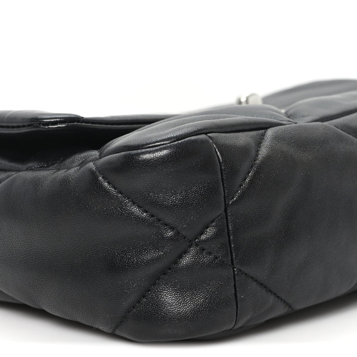 Lambskin Quilted Medium Chanel 19 Flap Black