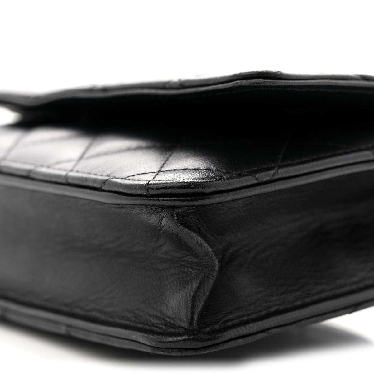 Lambskin Quilted Wallet On Chain WOC Black