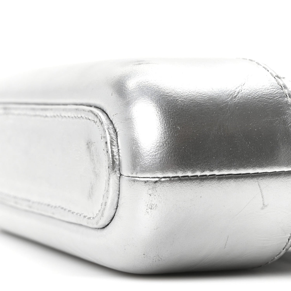 Metallic Lambskin Calfskin Quilted Small Gabrielle Clutch With Chain Silver