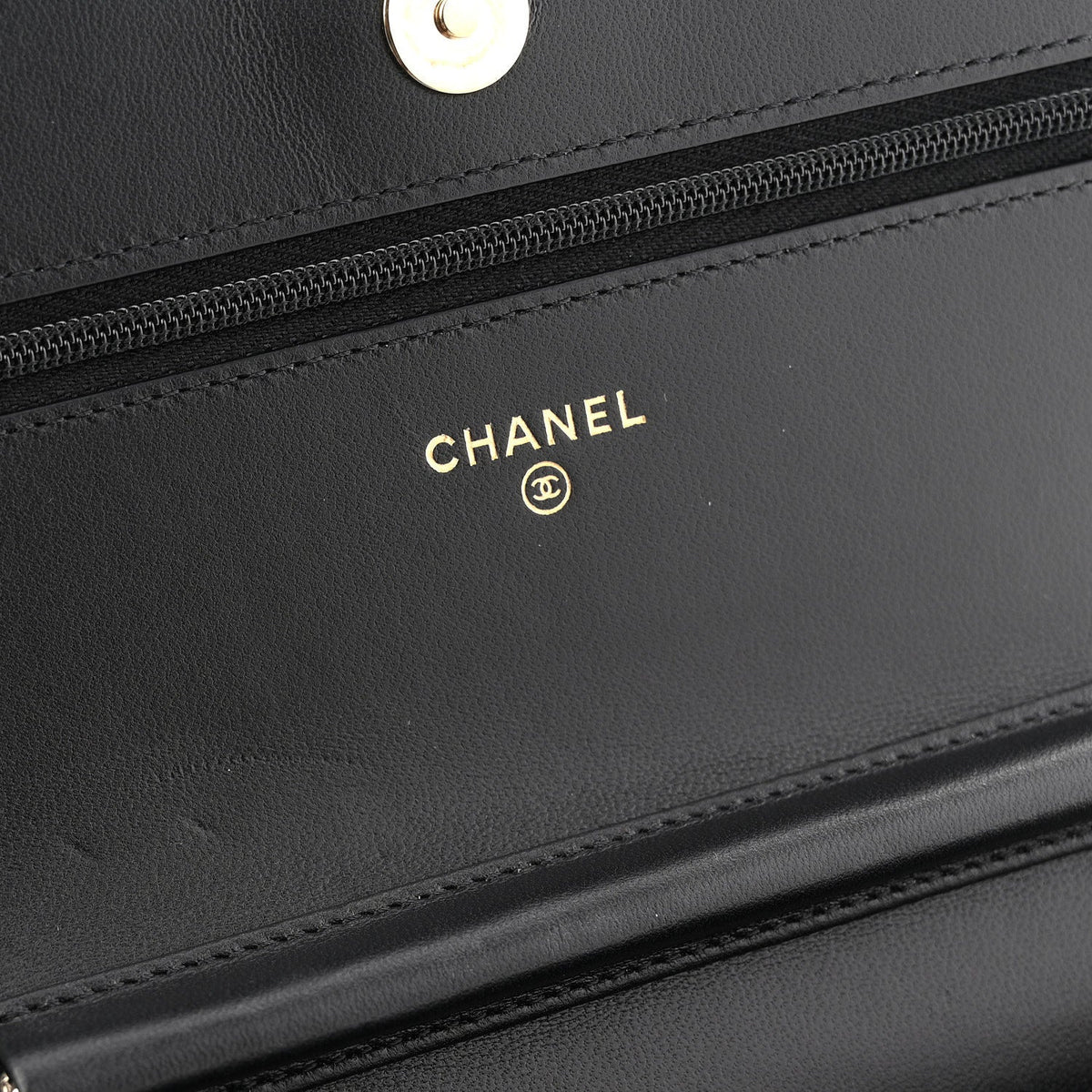 Lambskin Quilted Enamel CC Wallet On Chain WOC Black